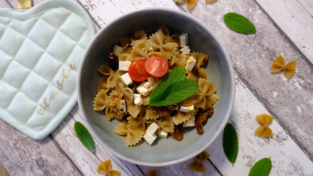 Pasta mit Feta und getrockneten&nbsp;Tomaten